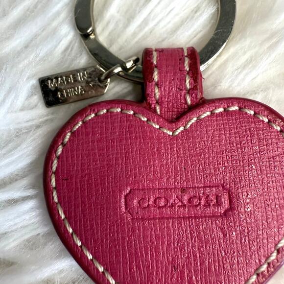 1.5" y2k COACH Pink Heart Bag Charm Key Fob - Picture 5 of 5